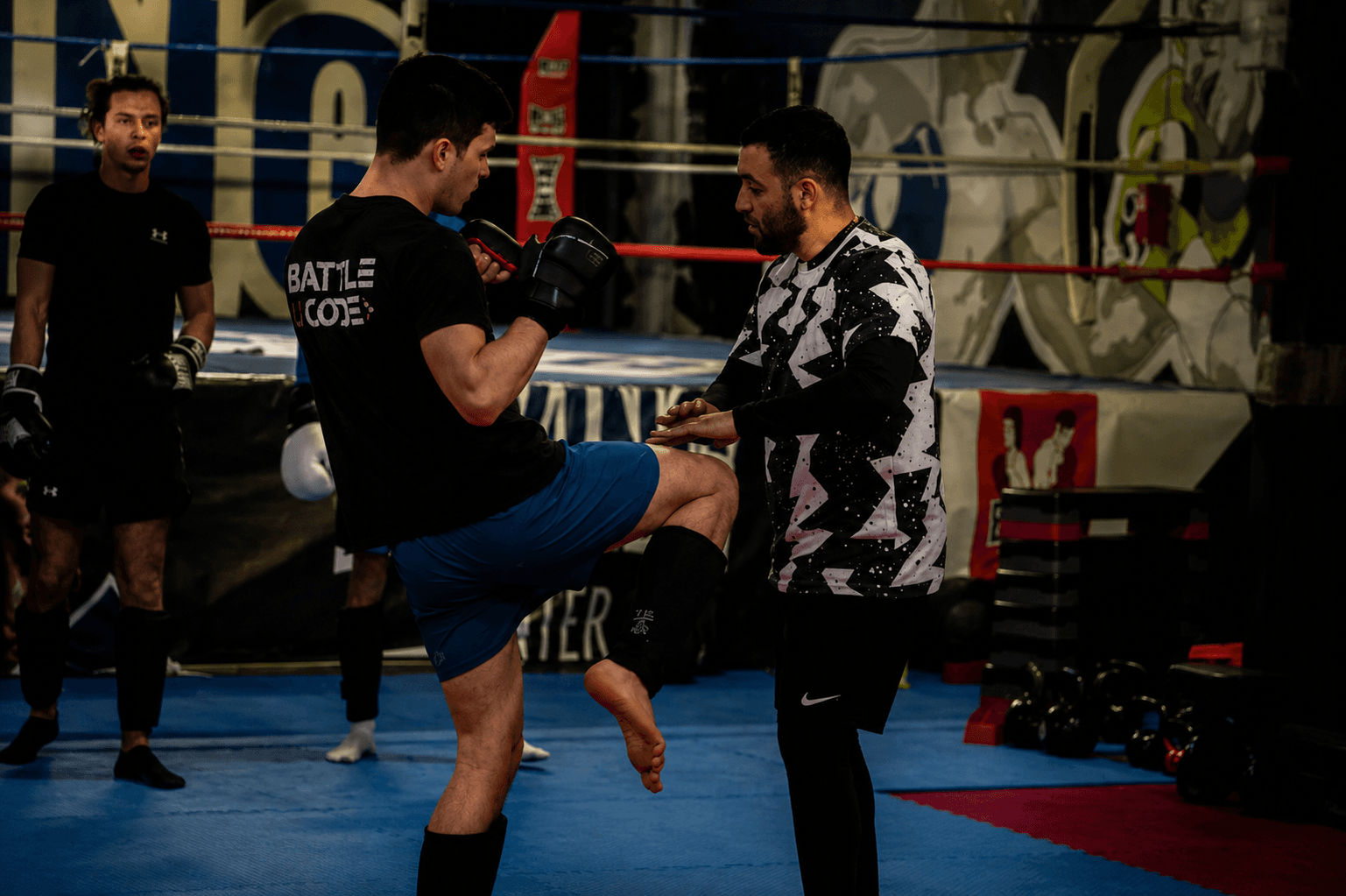 Entraînement genou aux paos au Boxing Center Toulouse